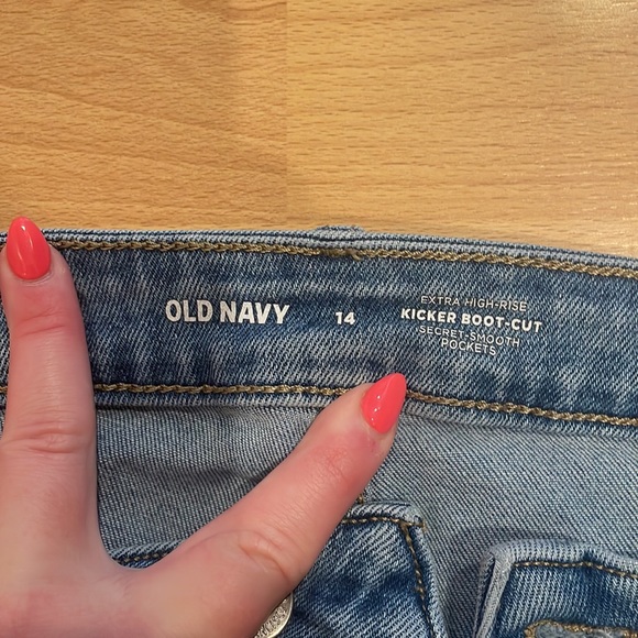 Old Navy Boot-Cut Jeans - Picture 3 of 4